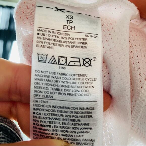 OLD NAVY ACTIVE White Grey Open Back Athletic Strap Sports Bra Tank Top Shirt XS - Picture 5 of 7